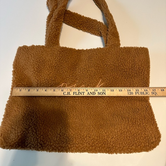 New Victoria Secret PInK fur bag - Picture 4 of 7